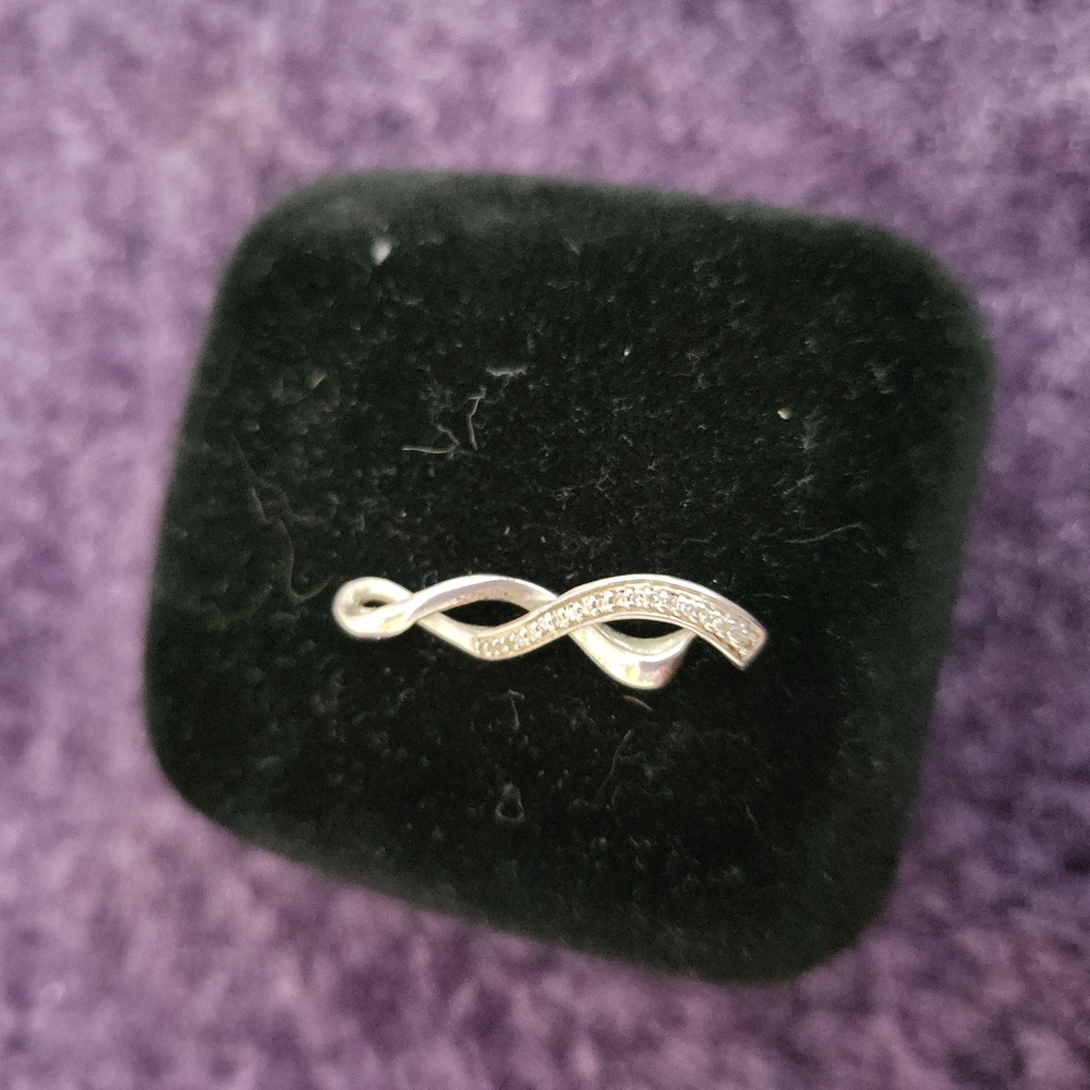 Sterling silver and diamond pendant